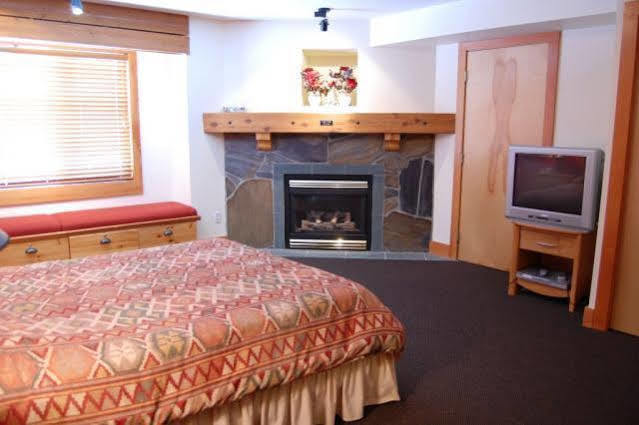 White Crystal Inn Big White Dış mekan fotoğraf